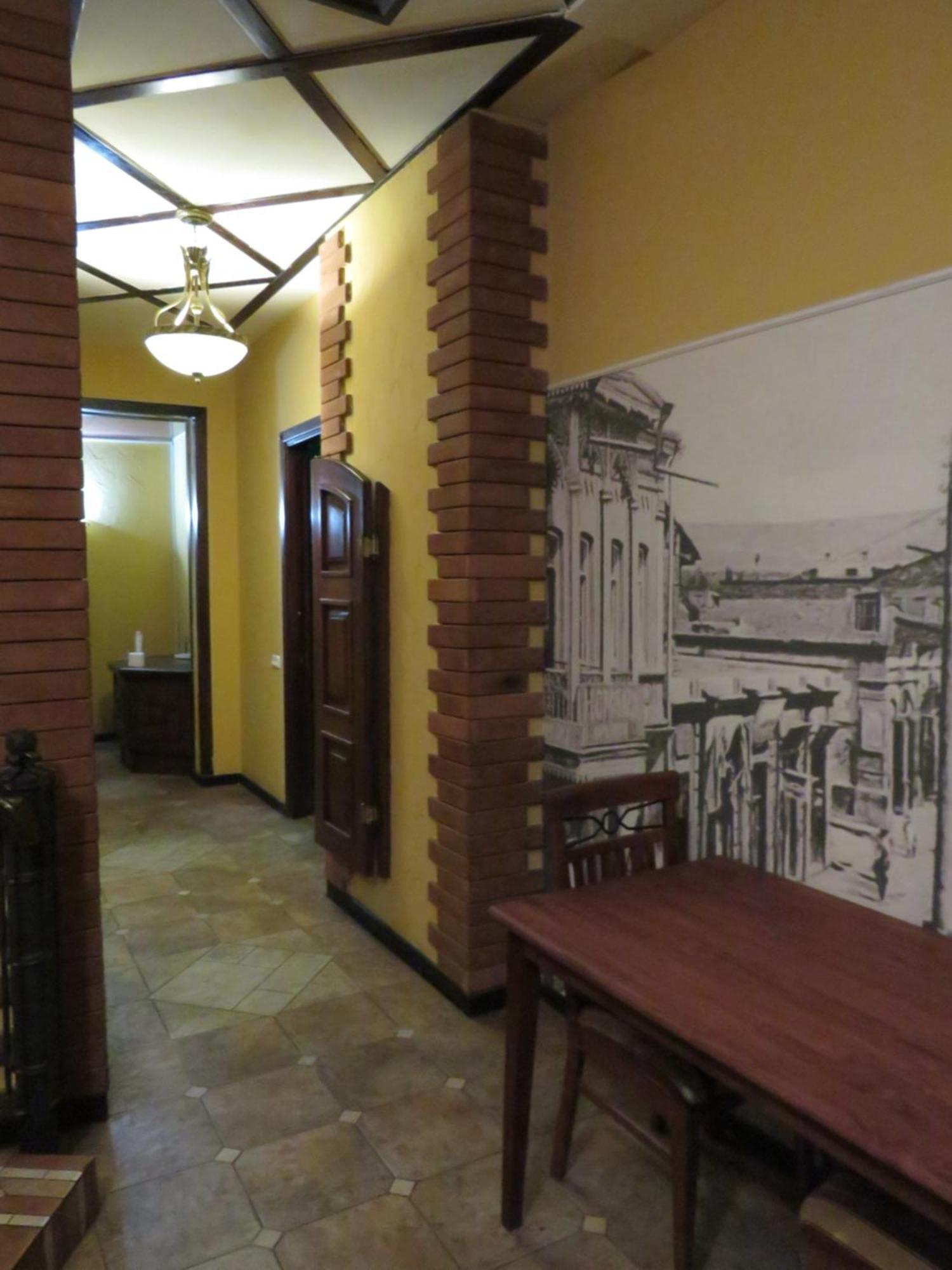 Hostel Jan In The Very Center Γιερεβάν Εξωτερικό φωτογραφία