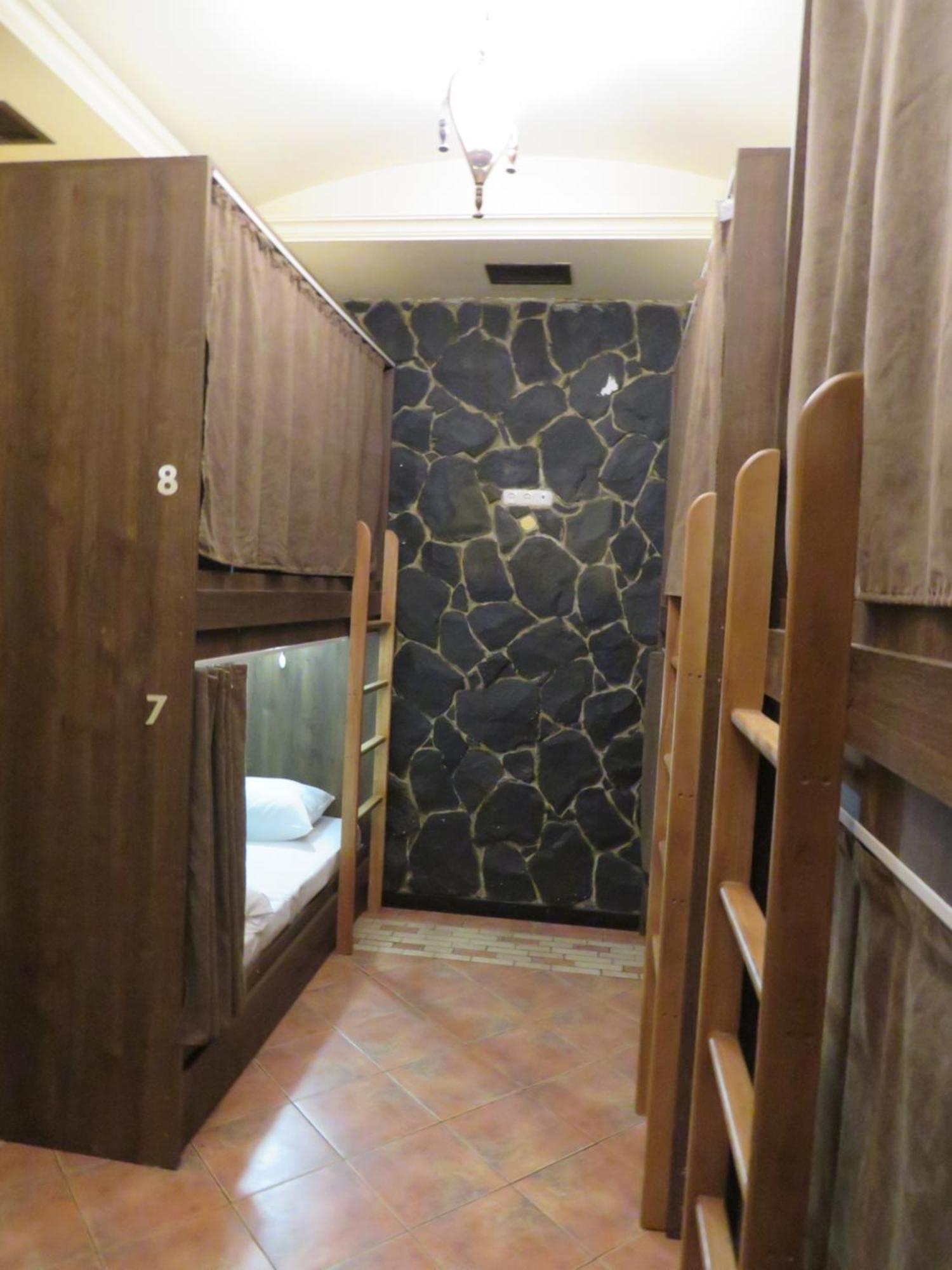 Hostel Jan In The Very Center Γιερεβάν Εξωτερικό φωτογραφία